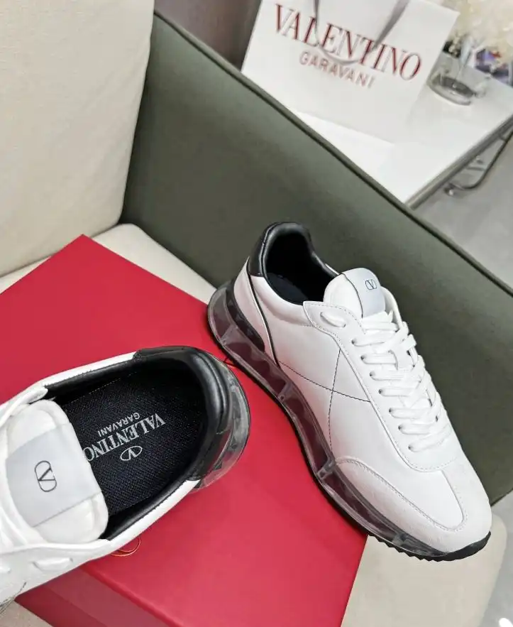 hype Valentino Sneakers