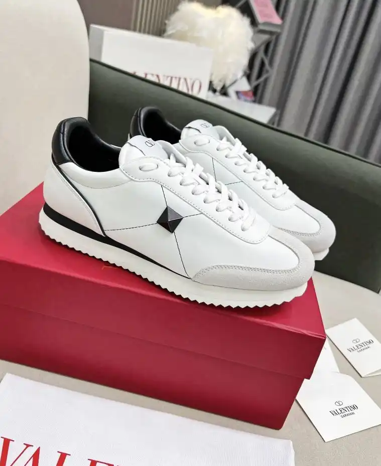 hype Valentino Sneakers