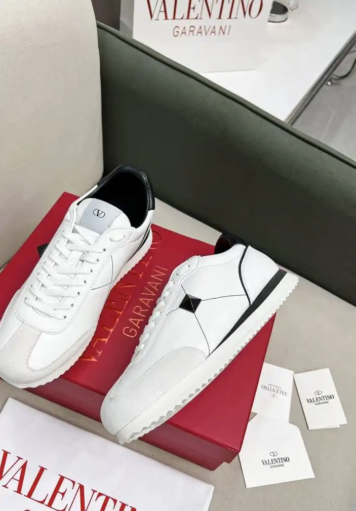 hype Valentino Sneakers