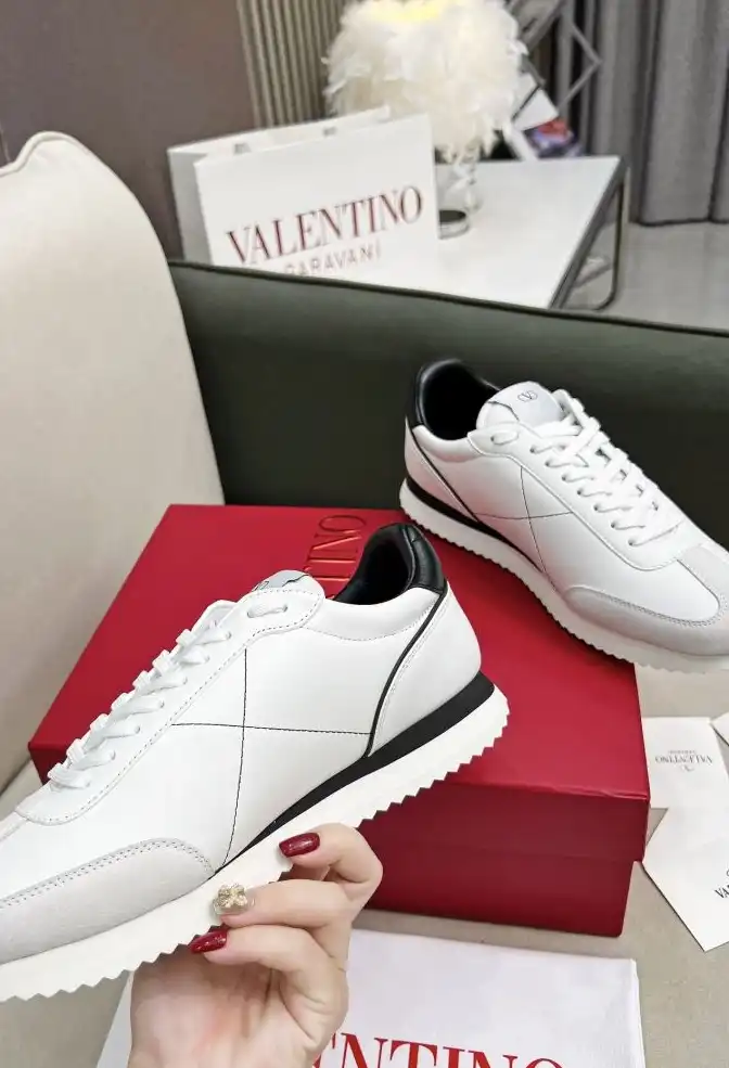 hype Valentino Sneakers