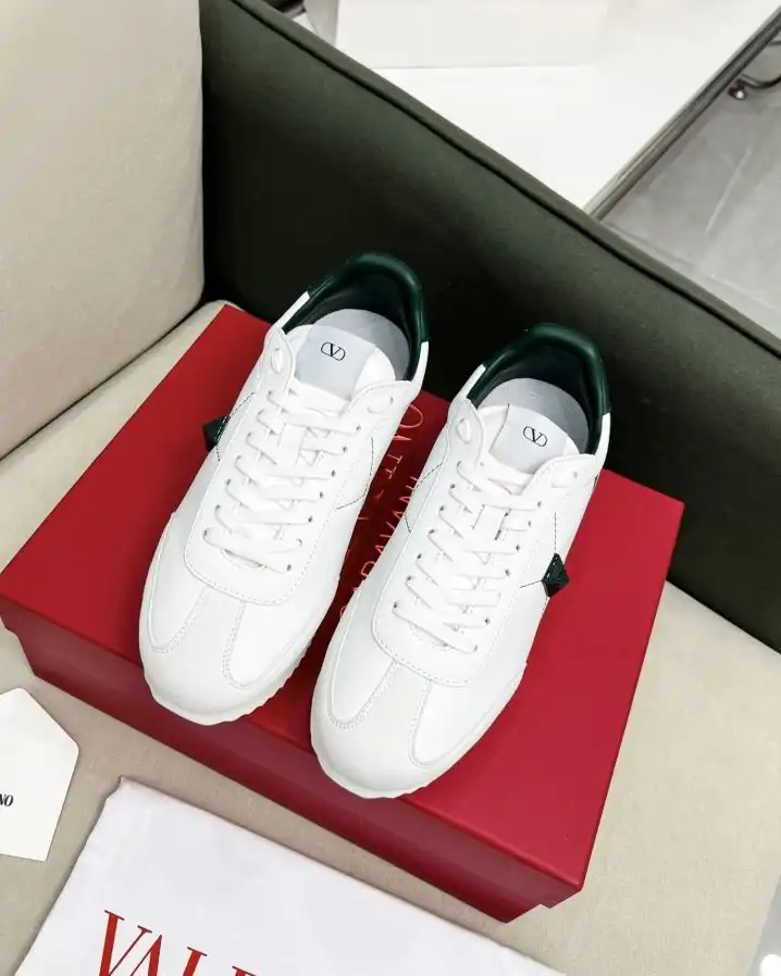 hype Valentino Sneakers