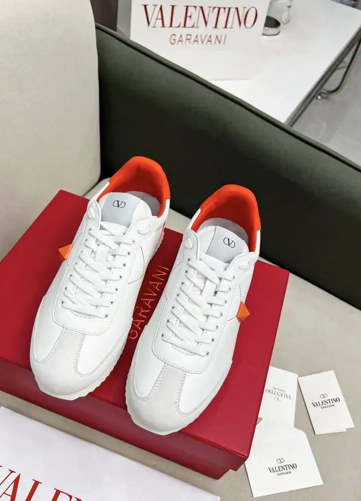 hype Valentino Sneakers