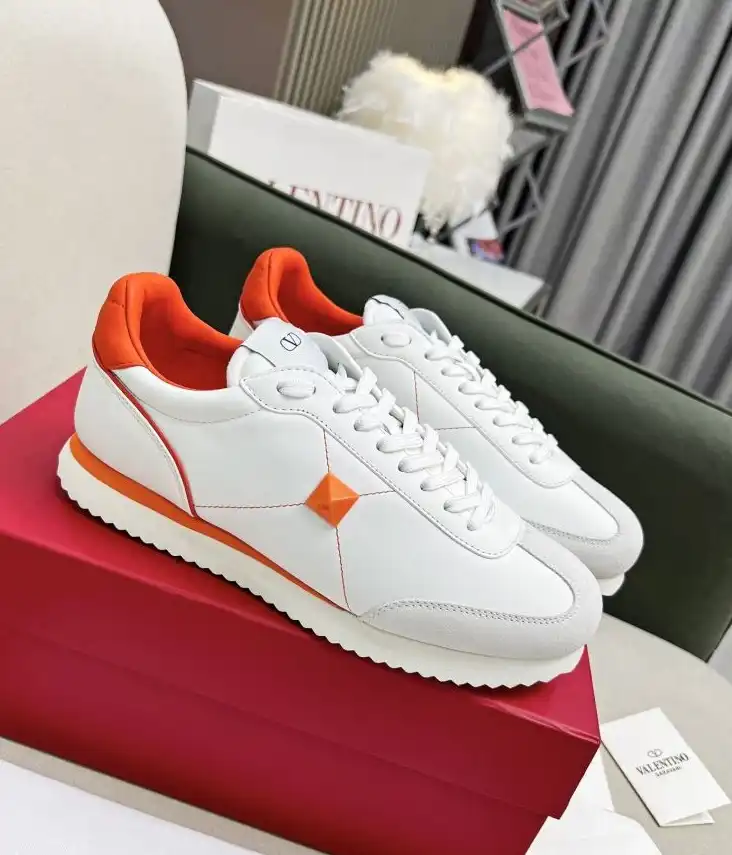 hype Valentino Sneakers