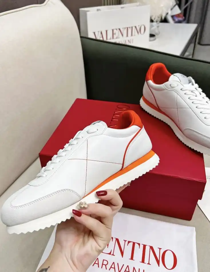 hype Valentino Sneakers