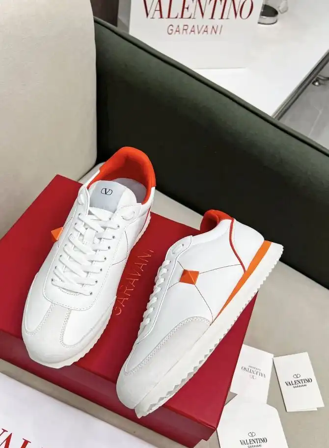 hype Valentino Sneakers