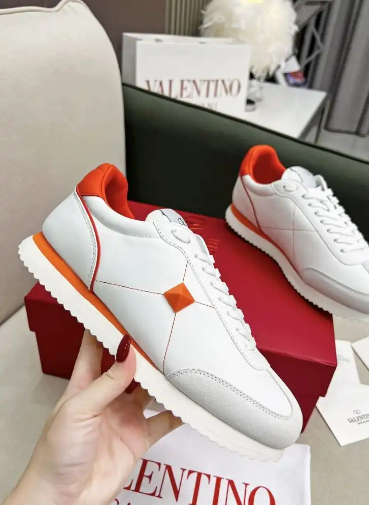 hype Valentino Sneakers