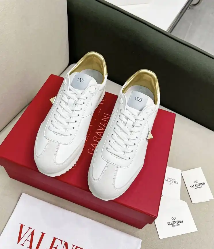 hype Valentino Sneakers