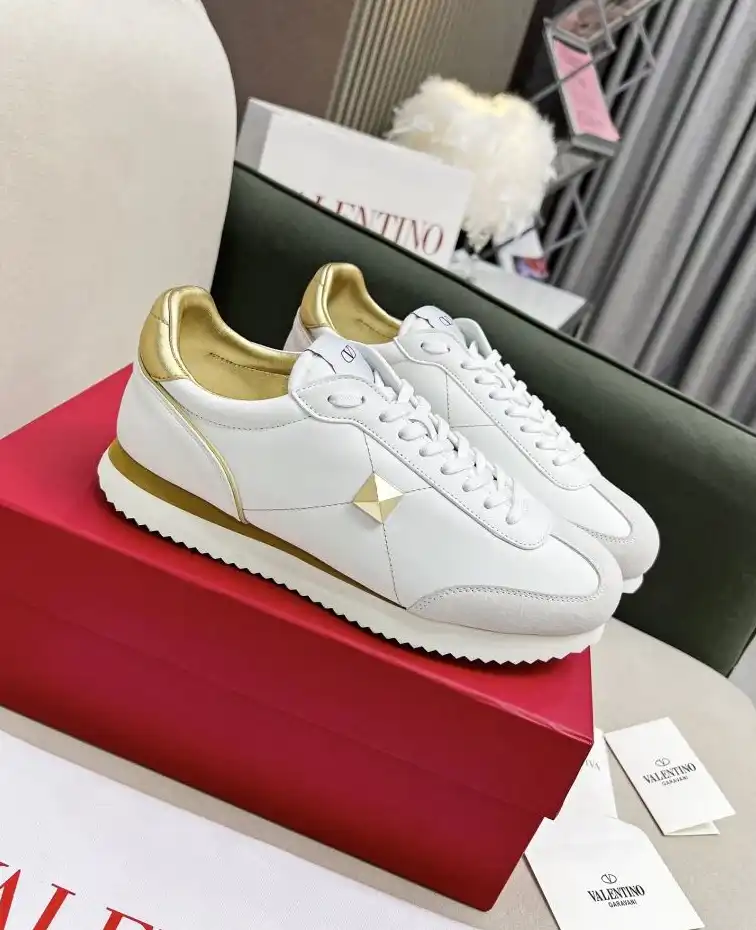 hype Valentino Sneakers