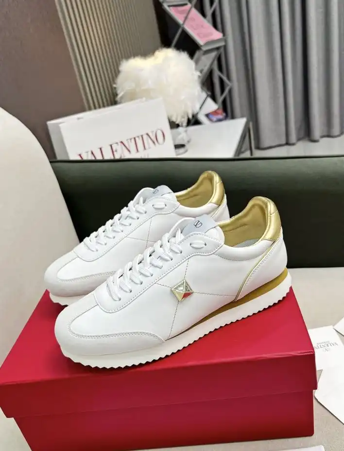 hype Valentino Sneakers