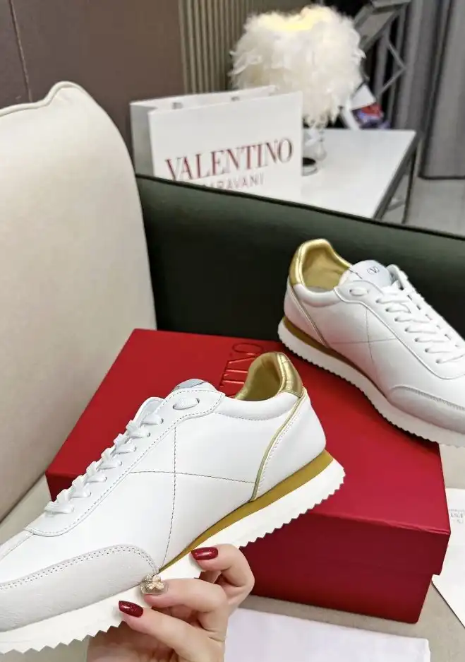 hype Valentino Sneakers