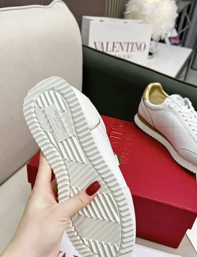 hype Valentino Sneakers