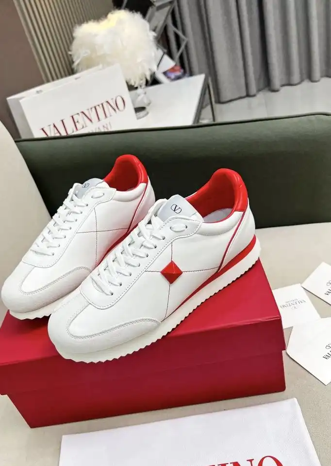 hype Valentino Sneakers