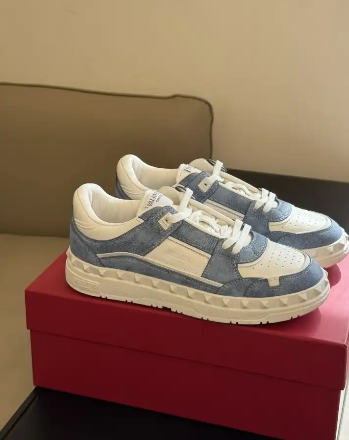 hype Valentino Sneakers