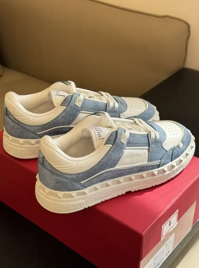 hype Valentino Sneakers