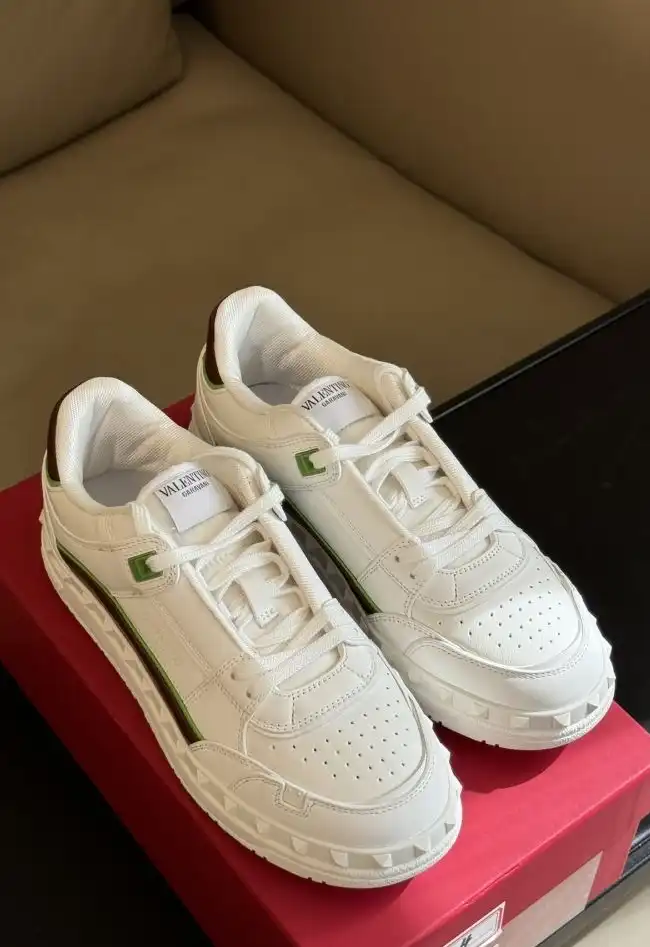 hype Valentino Sneakers