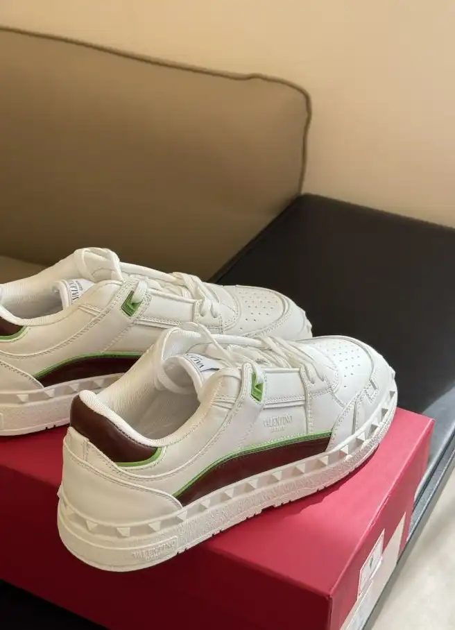 hype Valentino Sneakers