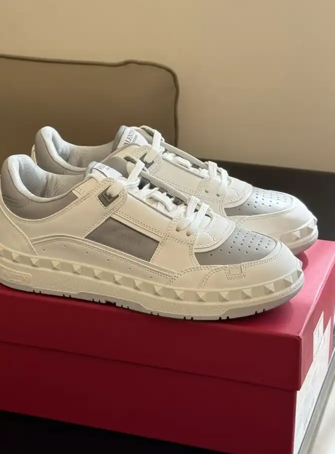 hype Valentino Sneakers