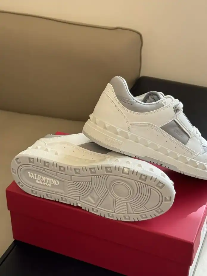 hype Valentino Sneakers