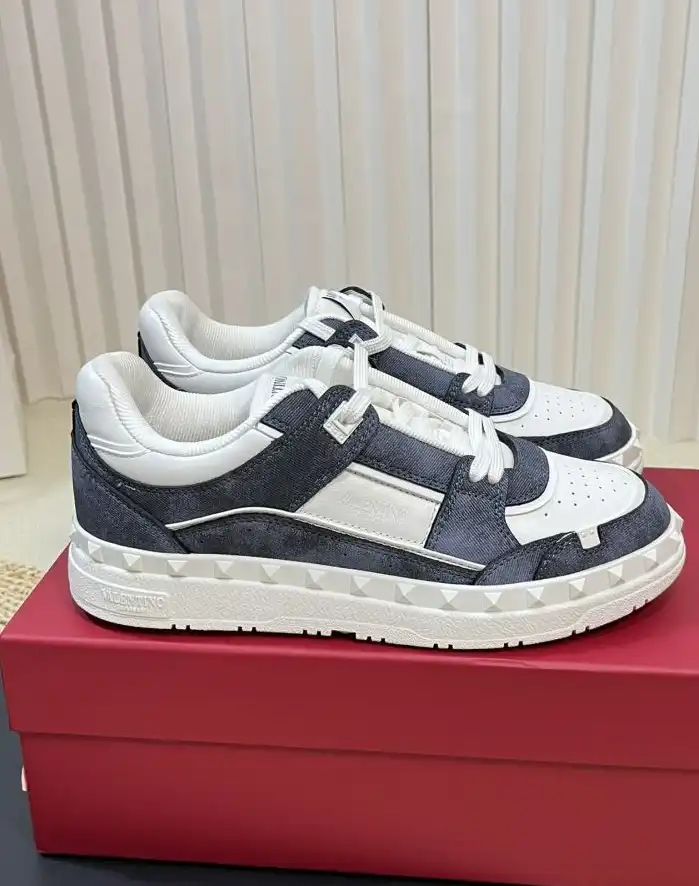 hype Valentino Sneakers