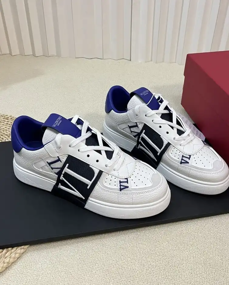 hype Valentino Sneakers