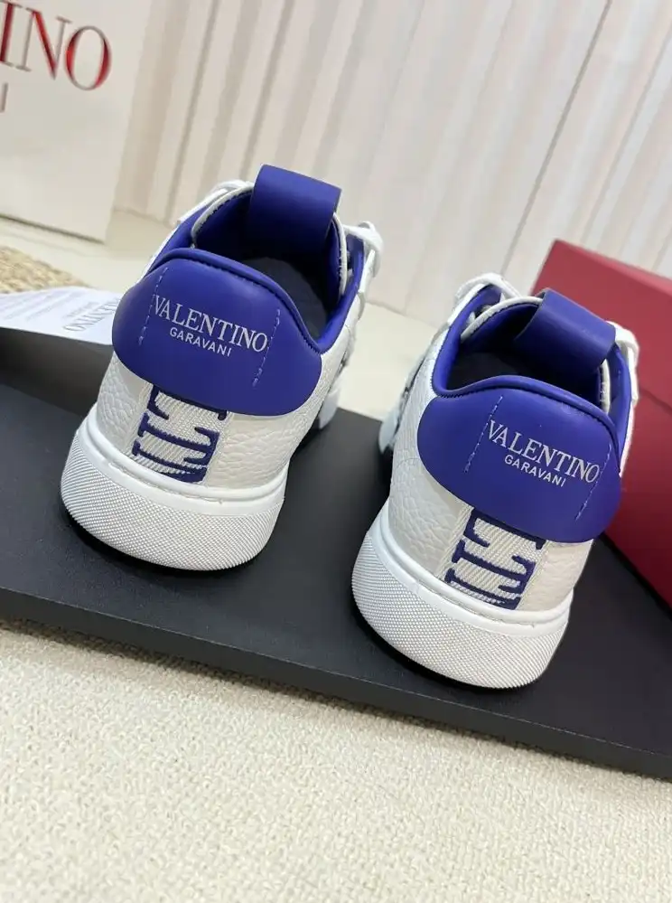 hype Valentino Sneakers