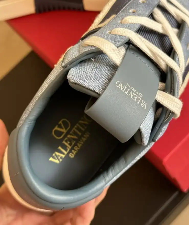 hype Valentino Sneakers