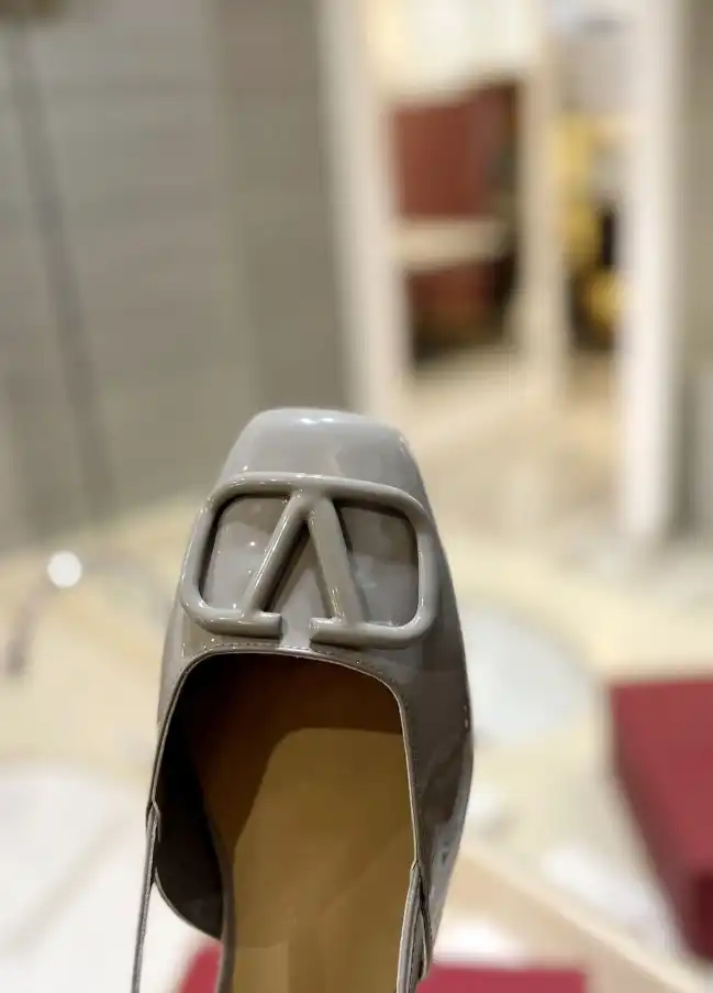 hype Valentino flat shoes