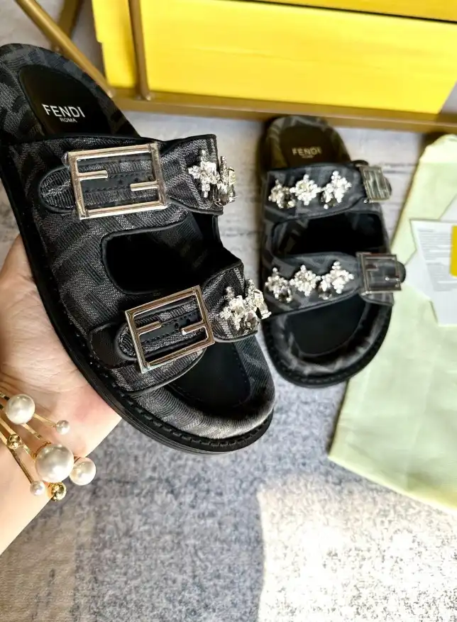 hype Fendi Slippers