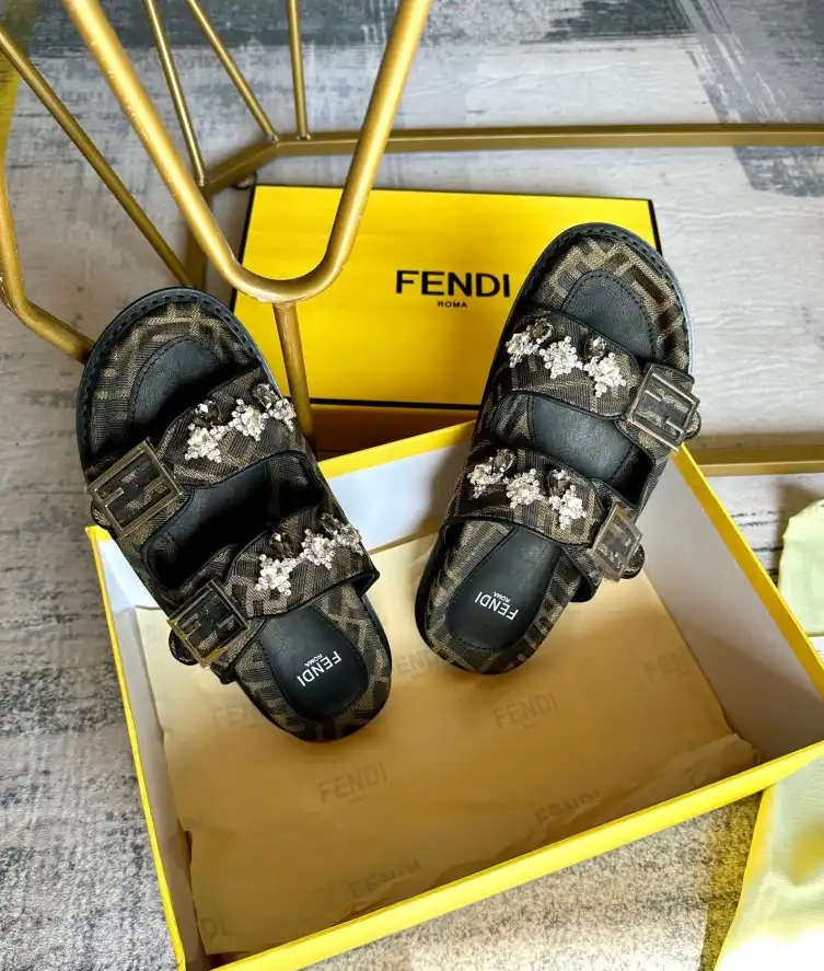 hype Fendi Slippers