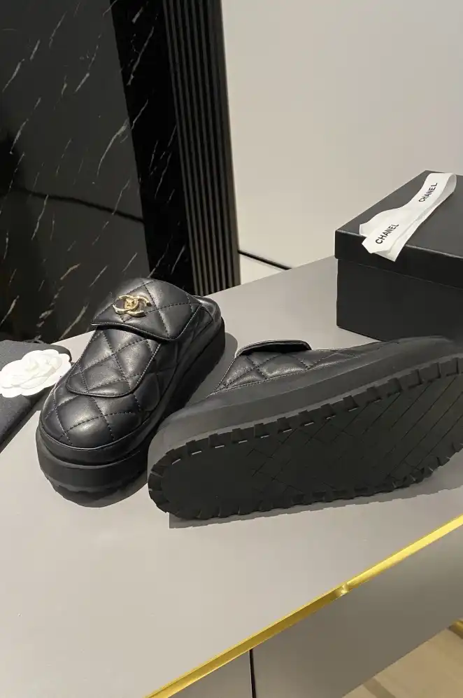 hype Chanel Slippers