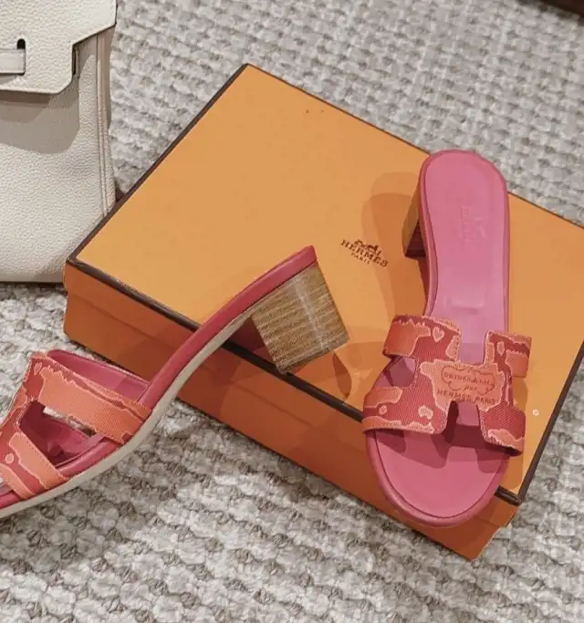 hype Hermes Sandals