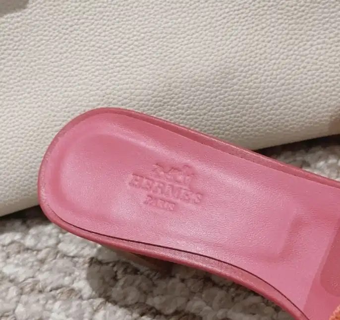 hype Hermes Sandals