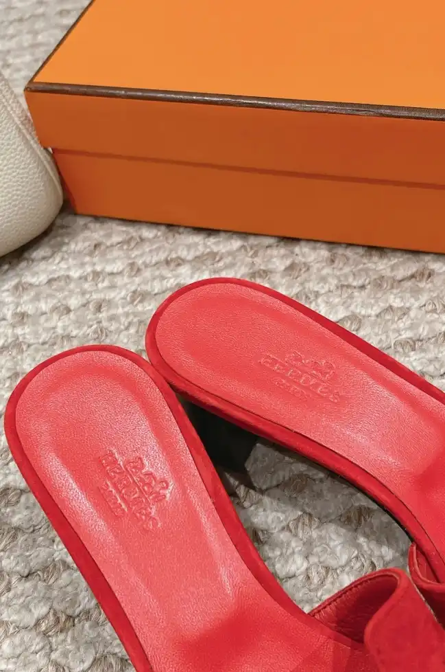 hype Hermes Sandals