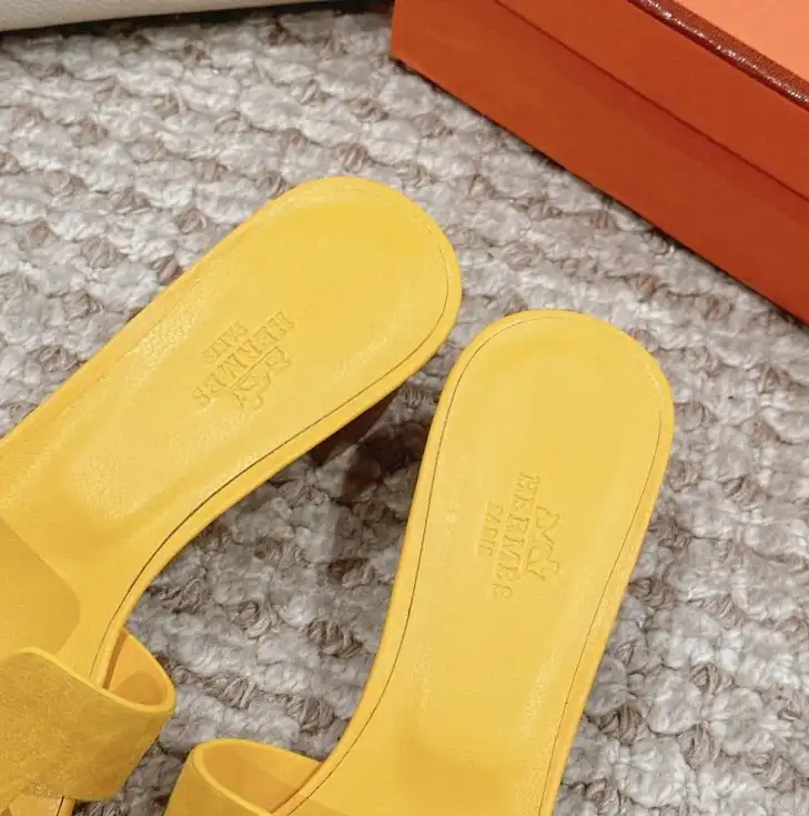 hype Hermes Sandals