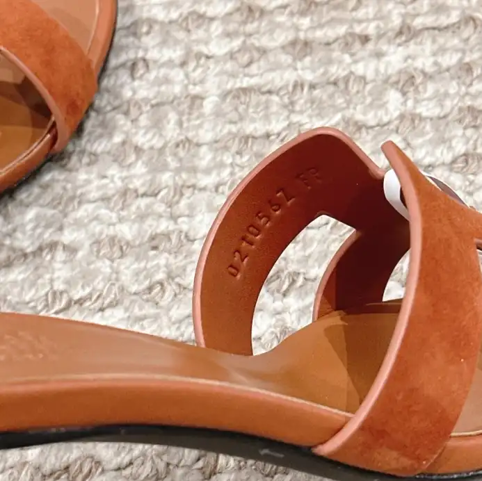 hype Hermes Sandals