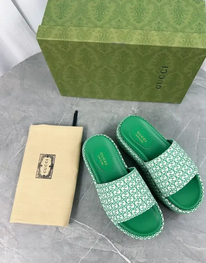 hype Gucci Slippers