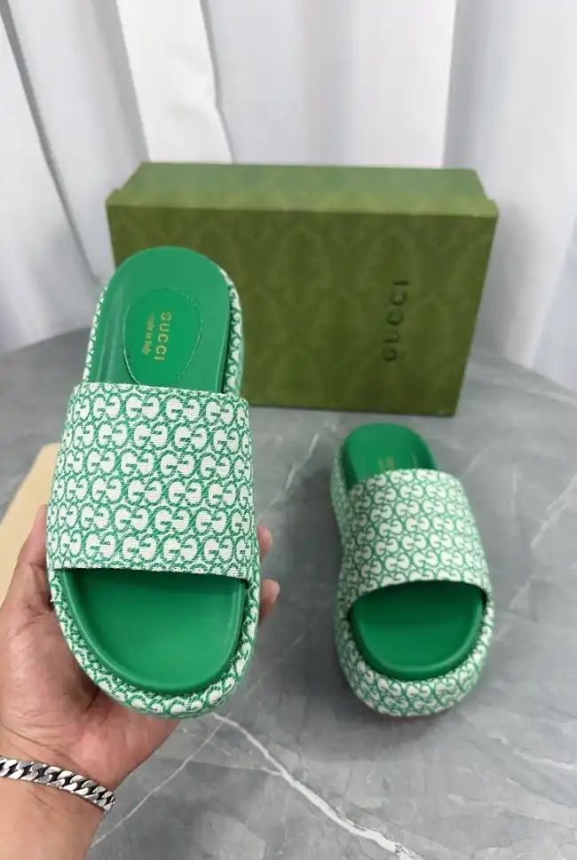 hype Gucci Slippers