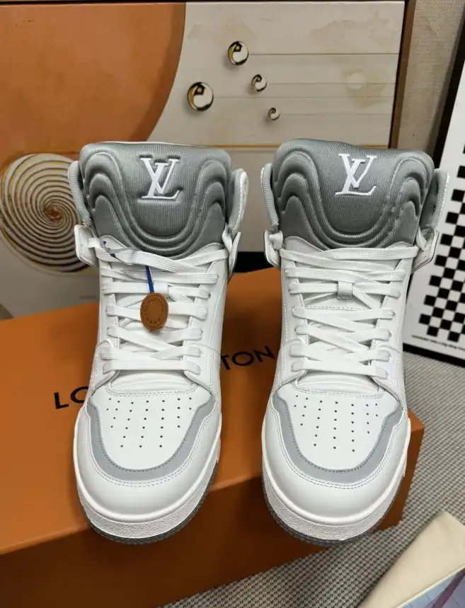 hype Louis Vuitton Sneakers