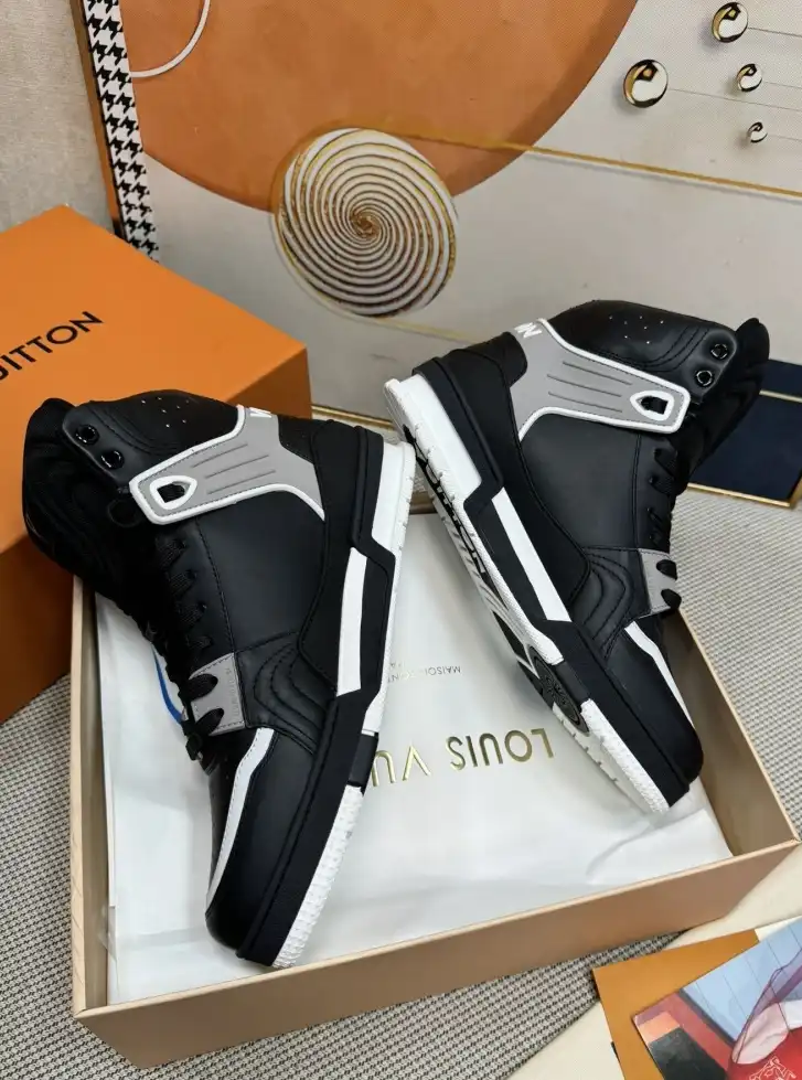 hype Louis Vuitton Sneakers