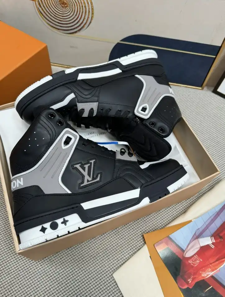 hype Louis Vuitton Sneakers