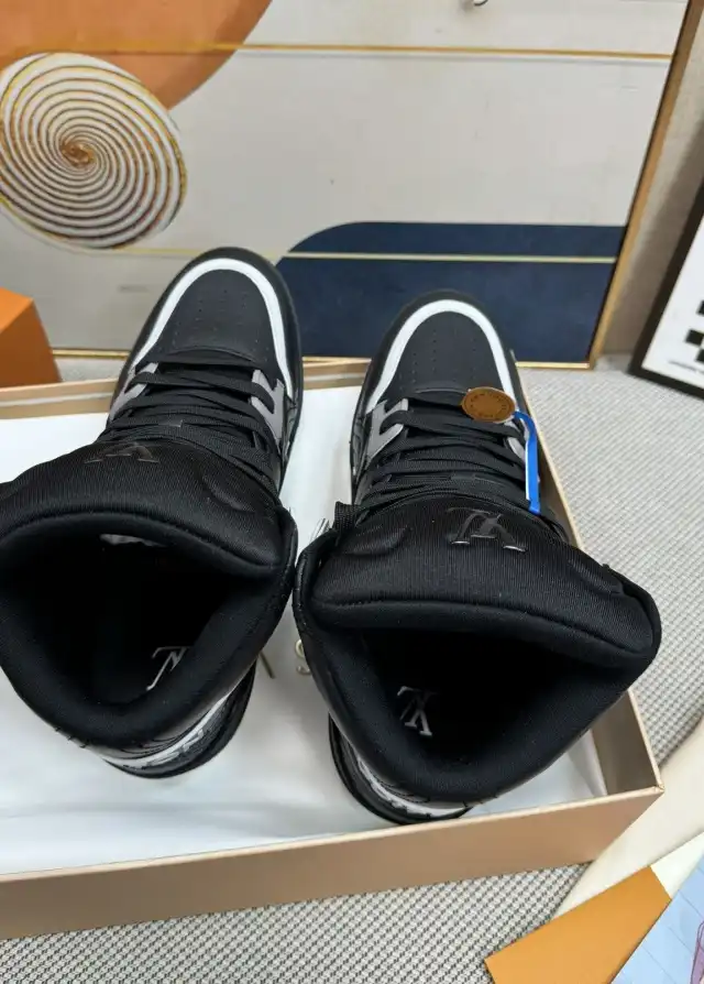 hype Louis Vuitton Sneakers