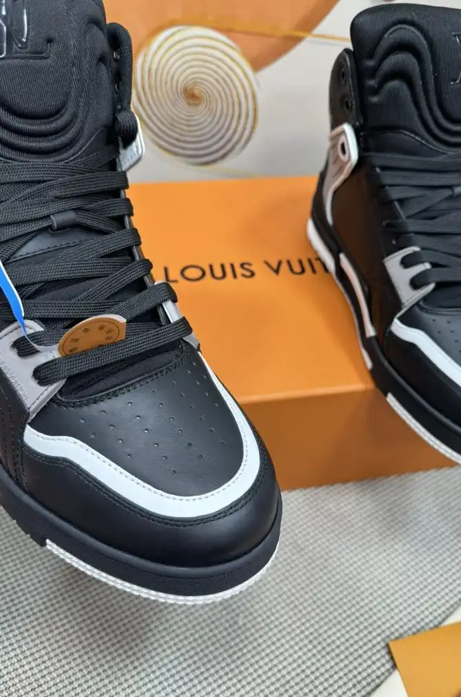 hype Louis Vuitton Sneakers