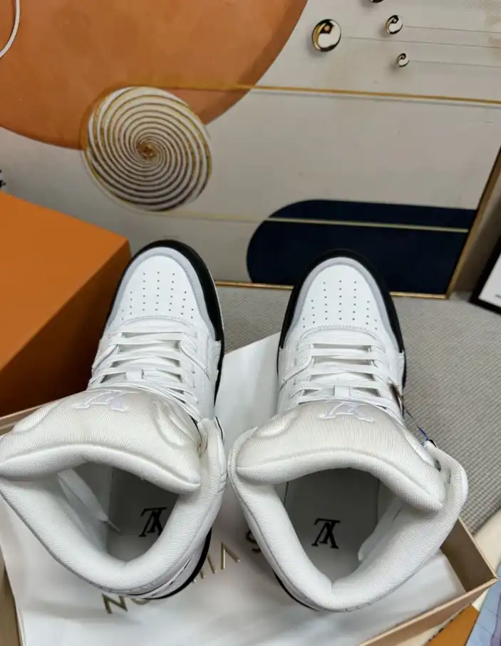 hype Louis Vuitton Sneakers