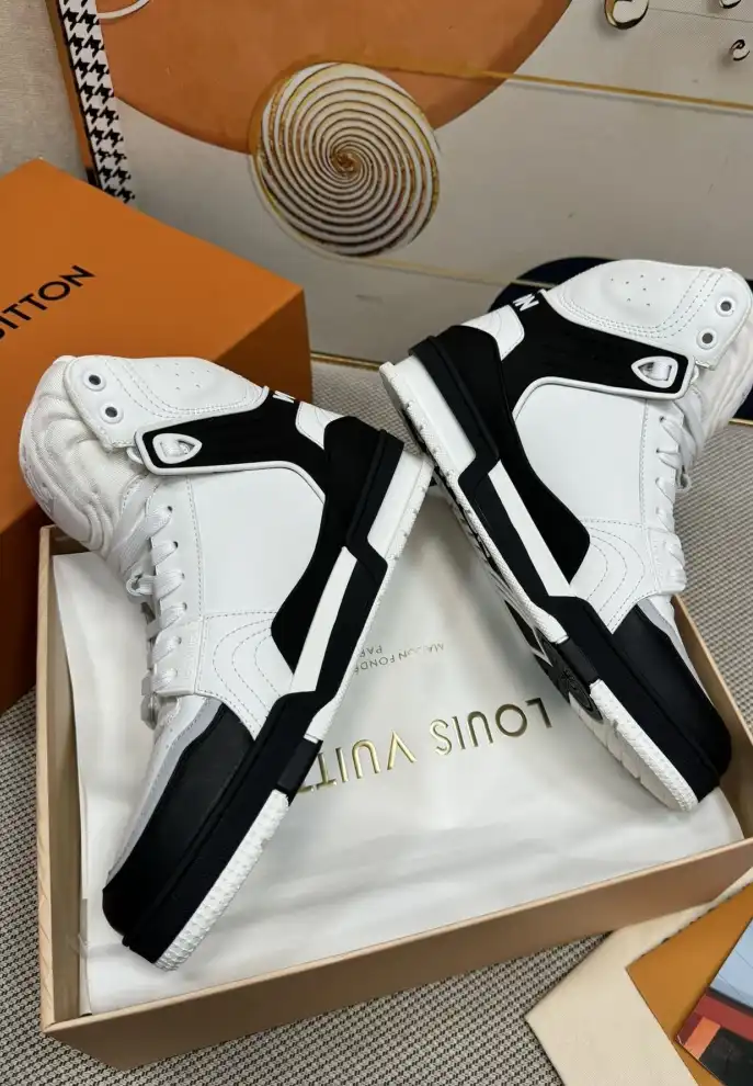 hype Louis Vuitton Sneakers