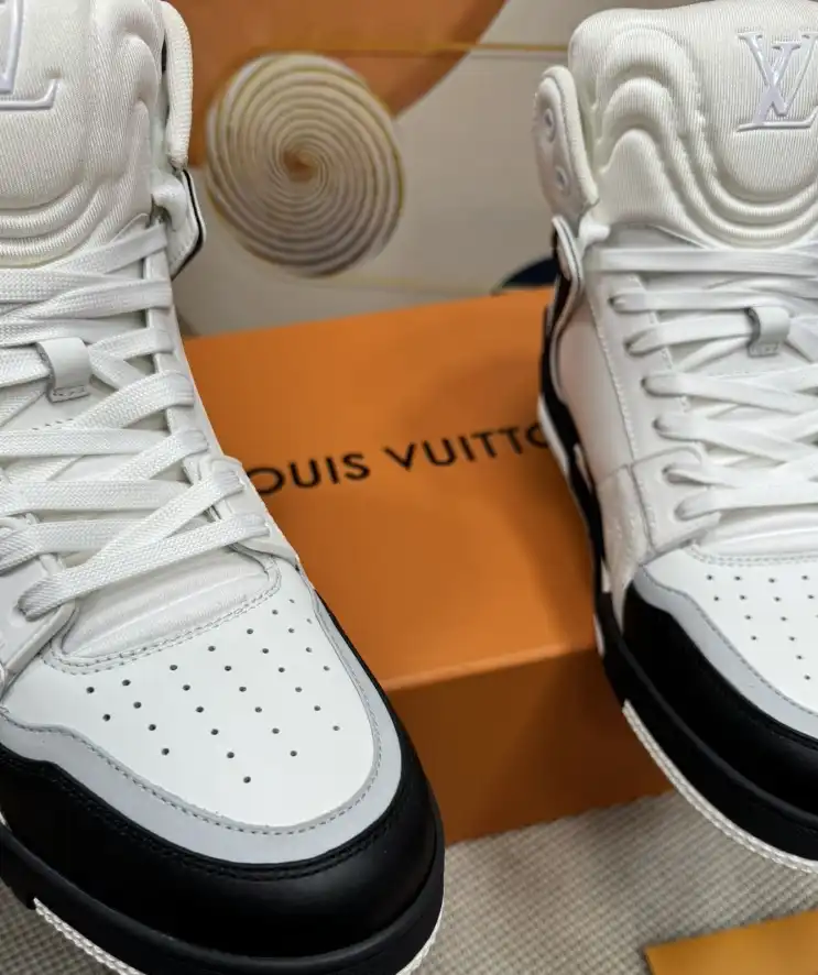 hype Louis Vuitton Sneakers