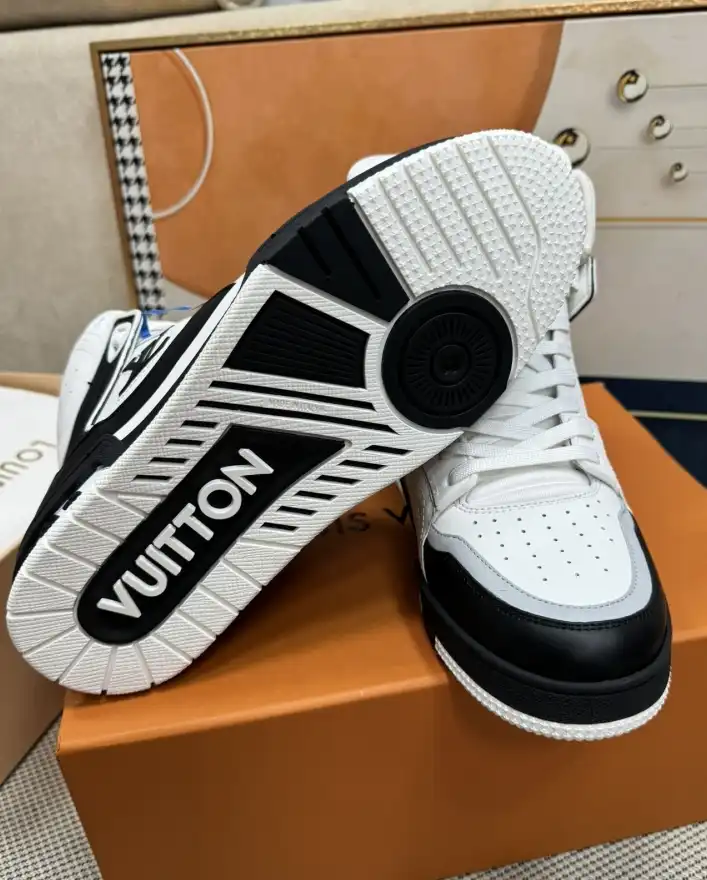 hype Louis Vuitton Sneakers