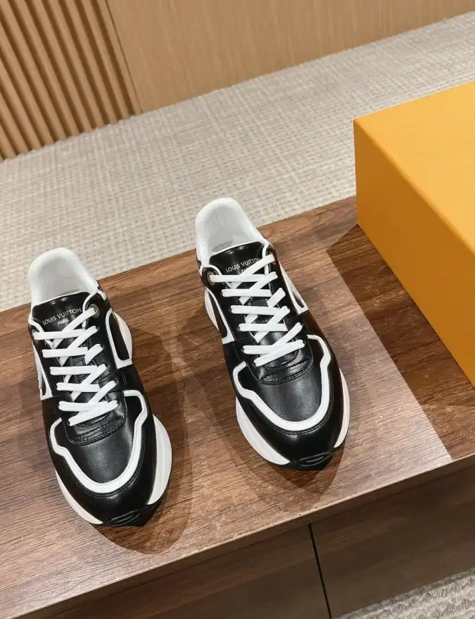 hype Louis Vuitton Sneakers