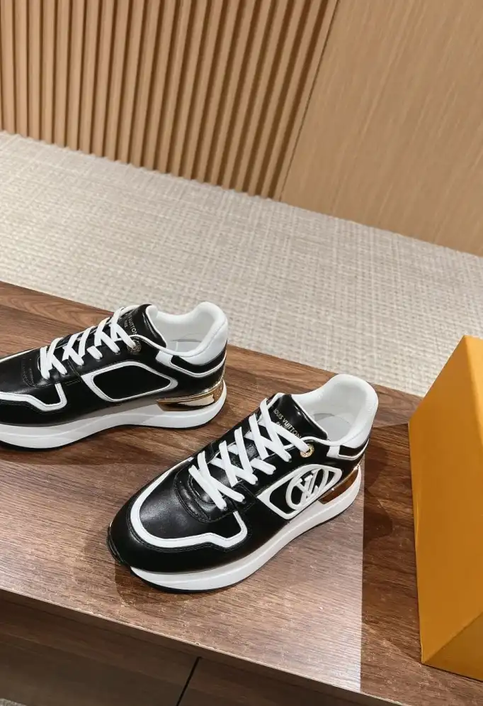 hype Louis Vuitton Sneakers