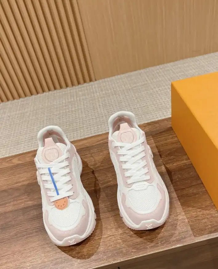 hype Louis Vuitton Sneakers