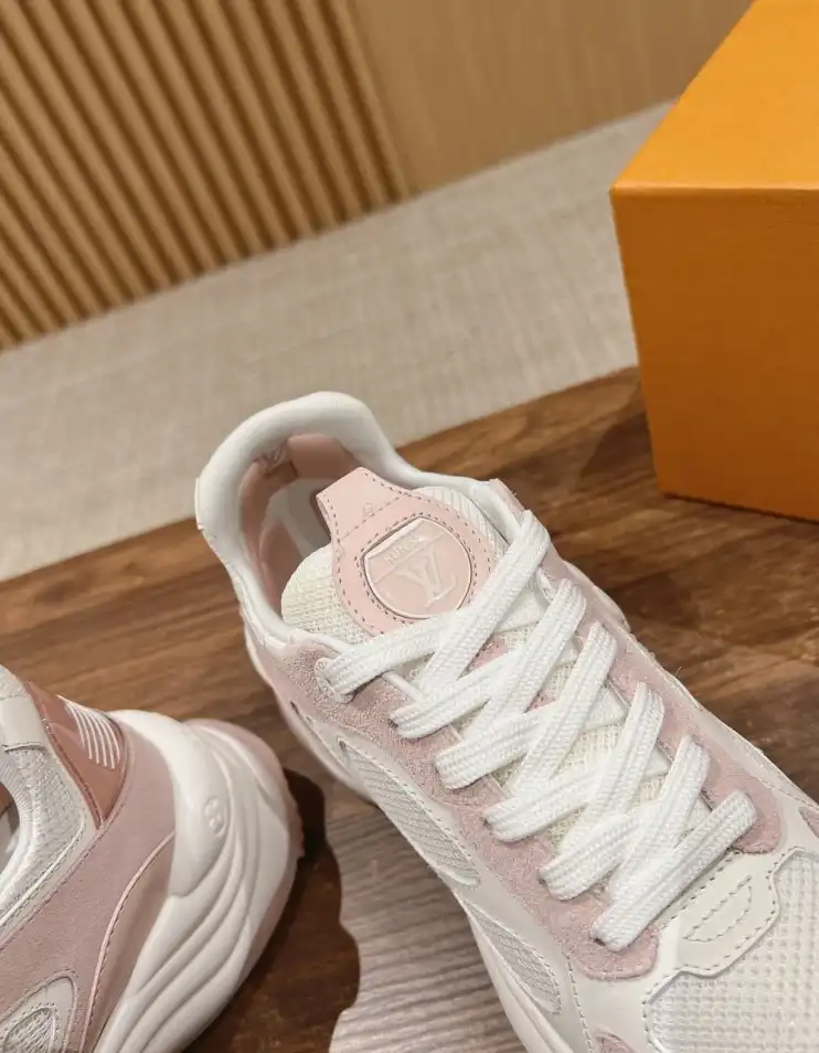 hype Louis Vuitton Sneakers